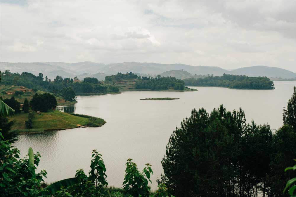 jezero-bunyonyi-pogled