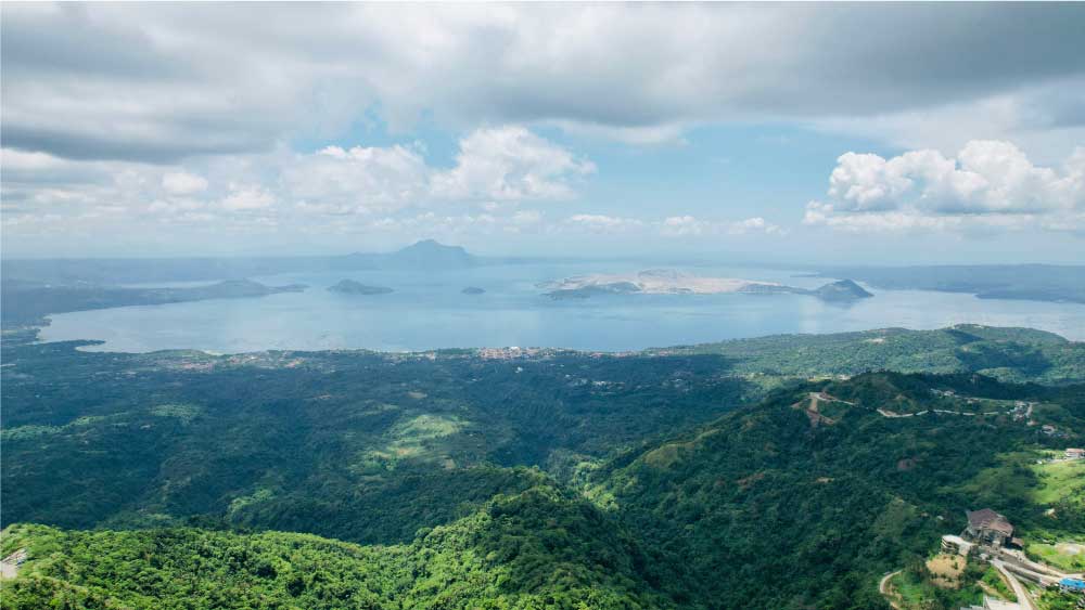 Jezero-na-Filipinih-Taal